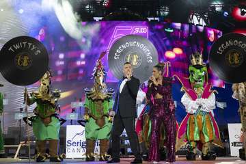 Los Nietos de SaryManchez se autodescalifican en la final de murgas al superar el tiempo establecido en señal de protesta/Lpacarnaval y TA.